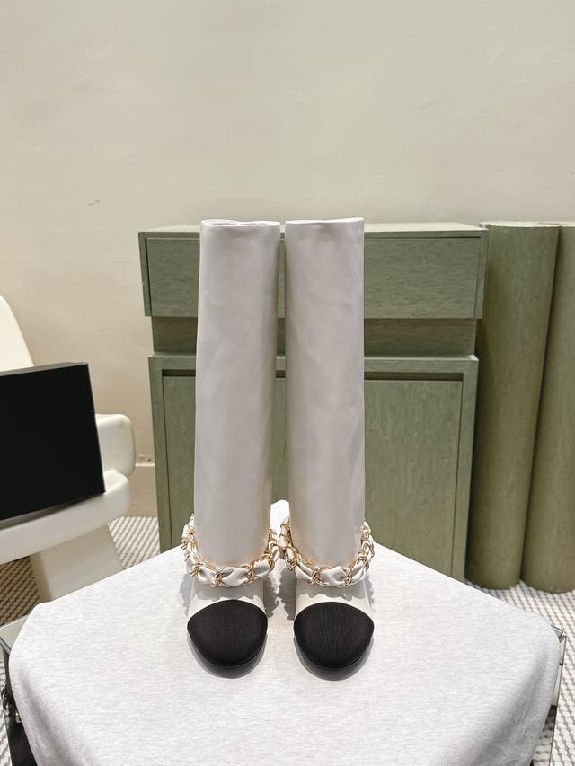High-quality Chanel 25B New Arrival boots (retailer grade). The highlight is the