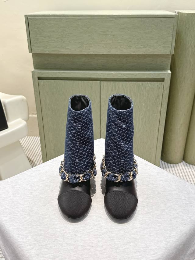 High-quality Chanel 25B New Arrival boots (retailer grade). The highlight is the