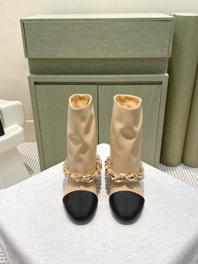 High-quality Chanel 25B New Arrival boots (retailer grade). The highlight is the