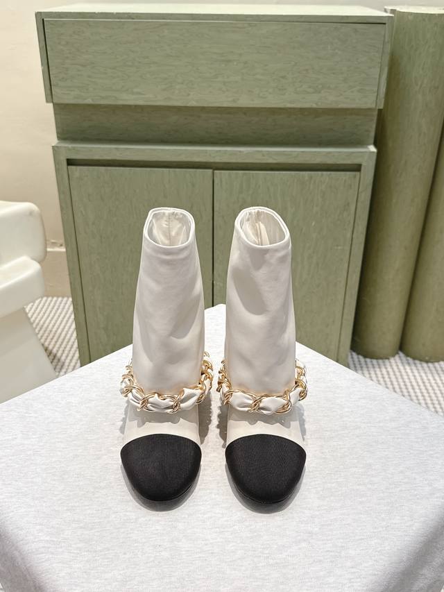 High-quality Chanel 25B New Arrival boots (retailer grade). The highlight is the