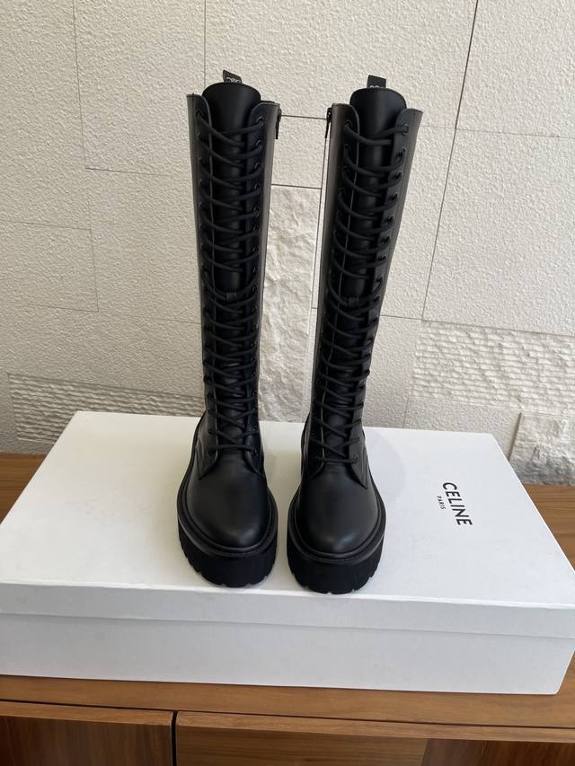 Top Version: Celine 2025 Autumn/Winter New Round Toe Thick-Soled Lace-Up Riding