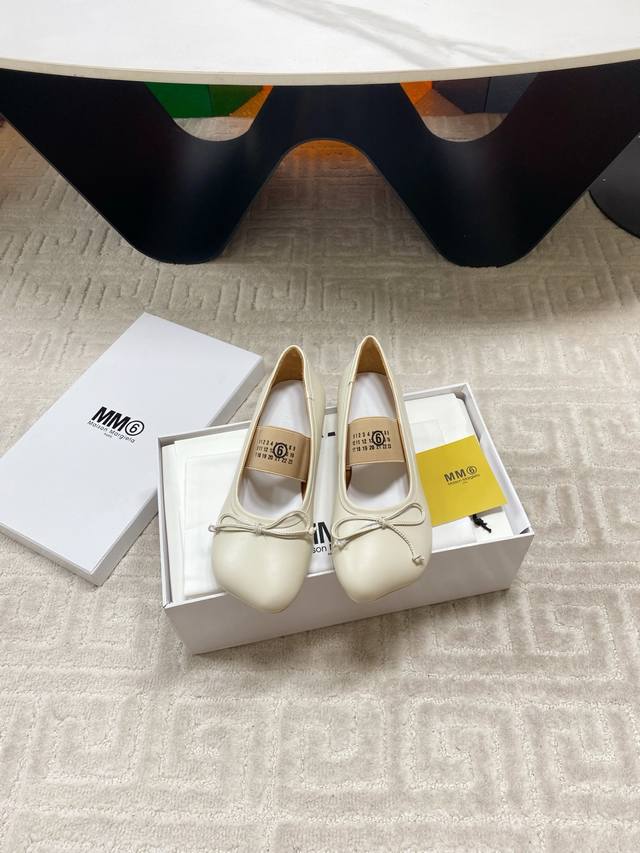 Factory direct Mm6 Margiela 25 latest bow-tie single shoes. Classic square toe r