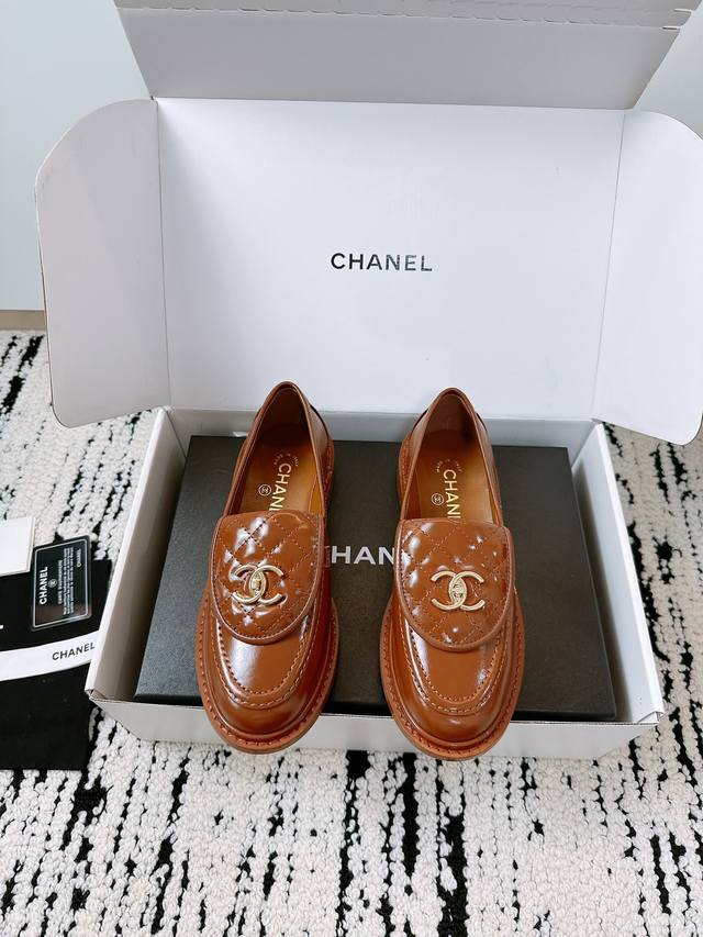 High-quality Chanel 24K early autumn loafers/slip-on shoes. Recommended by popul