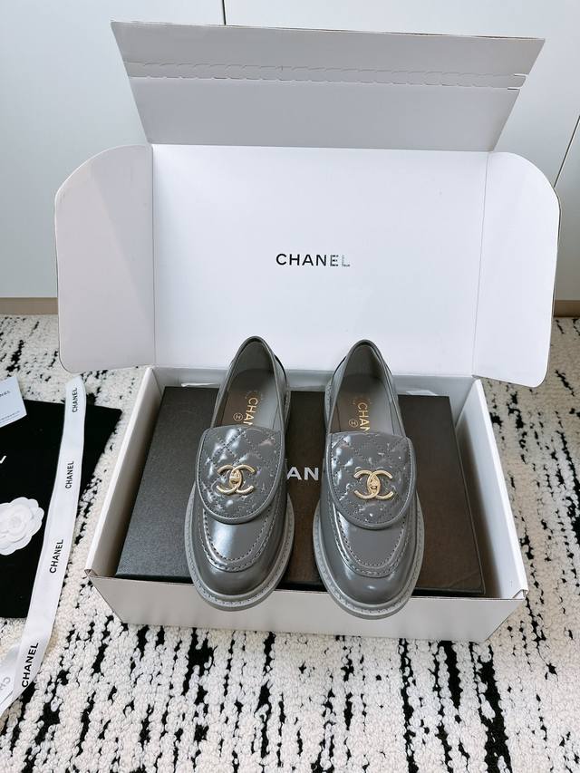 High-quality Chanel 24K early autumn loafers/slip-on shoes. Recommended by popul