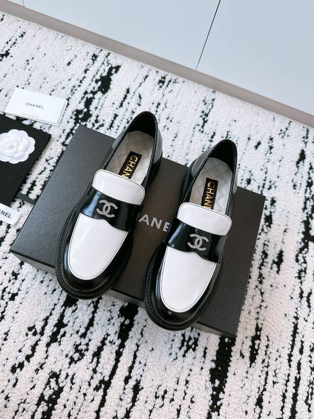 Top-tier loafers! A classic design worn by numerous celebrities and influencers