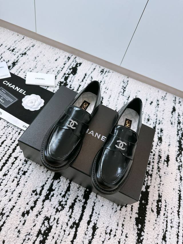 Top-tier loafers! A classic design worn by numerous celebrities and influencers