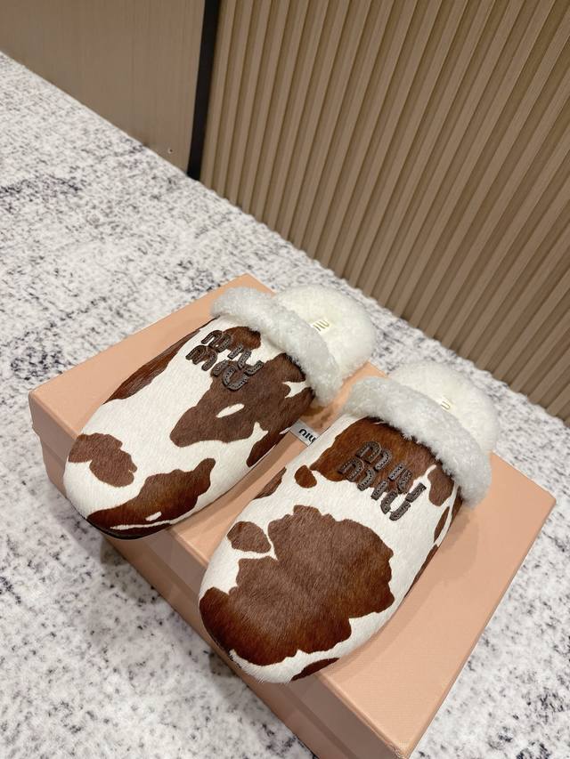 High-quality import | Miu Miu 2025S new wool slippers series A versatile and sty