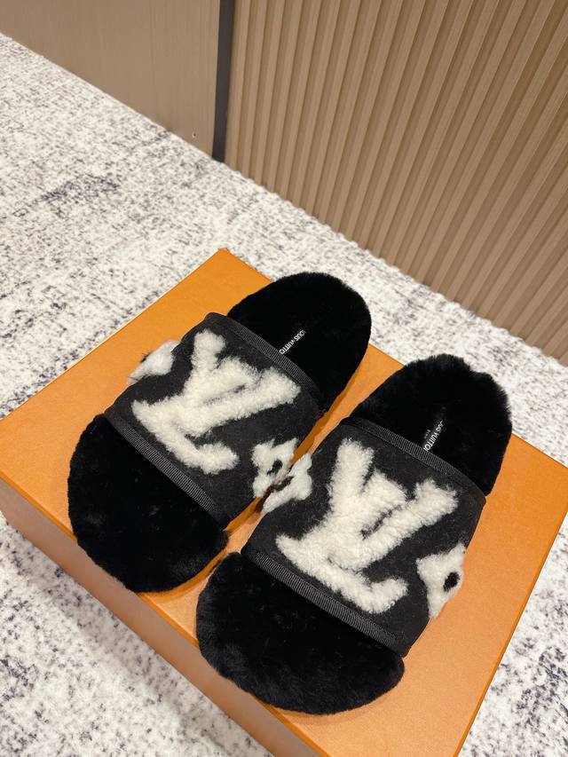 Top-tier version: Lv~~Wool slippers, a super popular fluffy slipper. Made with p
