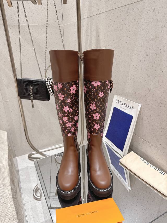 Loui & Vuitto Fall/Winter New Arrival Ankle Boots. Loui boots always look great