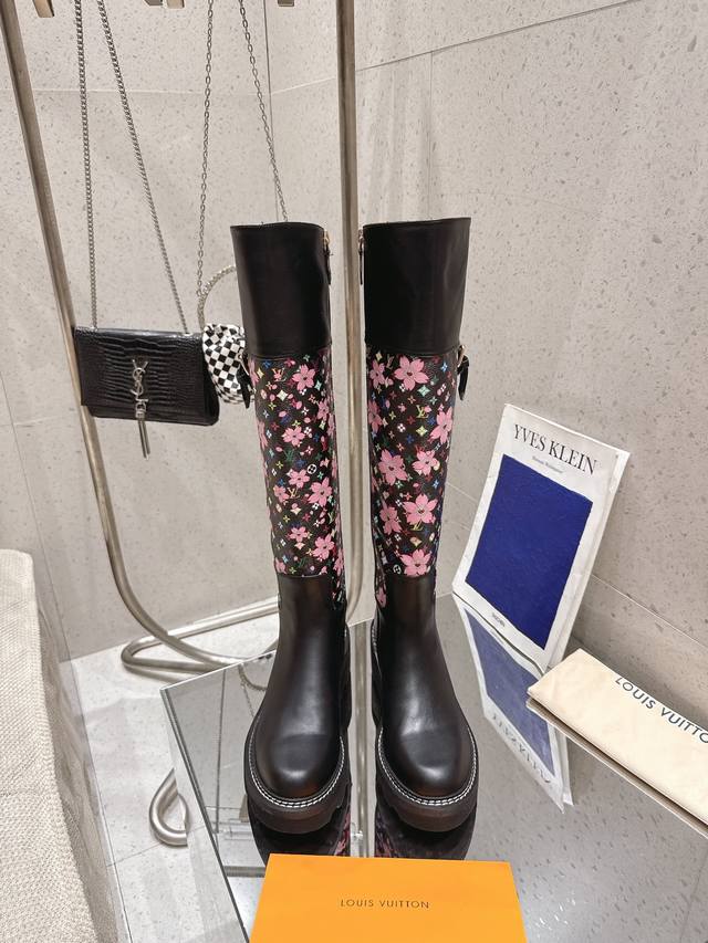 Loui & Vuitto Fall/Winter New Arrival Ankle Boots. These Loui boots look amazing