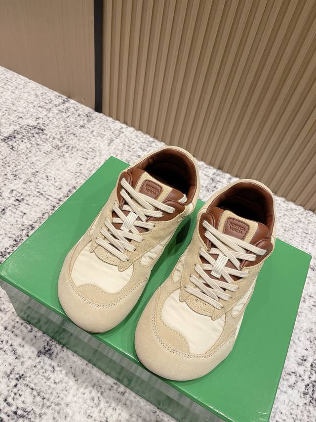 Top-tier version Couple style Women's and Men's Bottega Veneta's latest Orbit Fl Top-tier version Couple style Women's and Men's Bottega Veneta's latest Orbit Fl