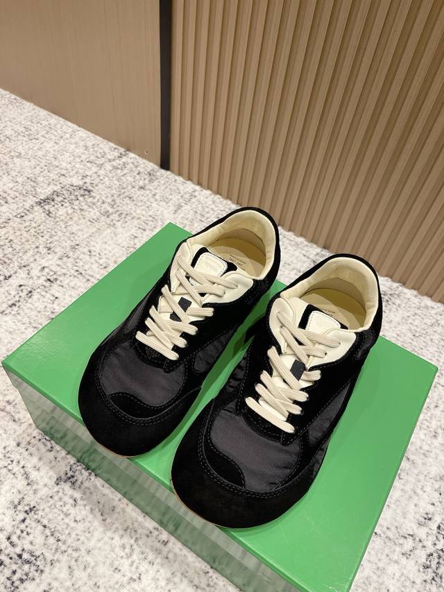 Top-tier version Couple style Women's and Men's Bottega Veneta's latest Orbit Fl Top-tier version Couple style Women's and Men's Bottega Veneta's latest Orbit Fl