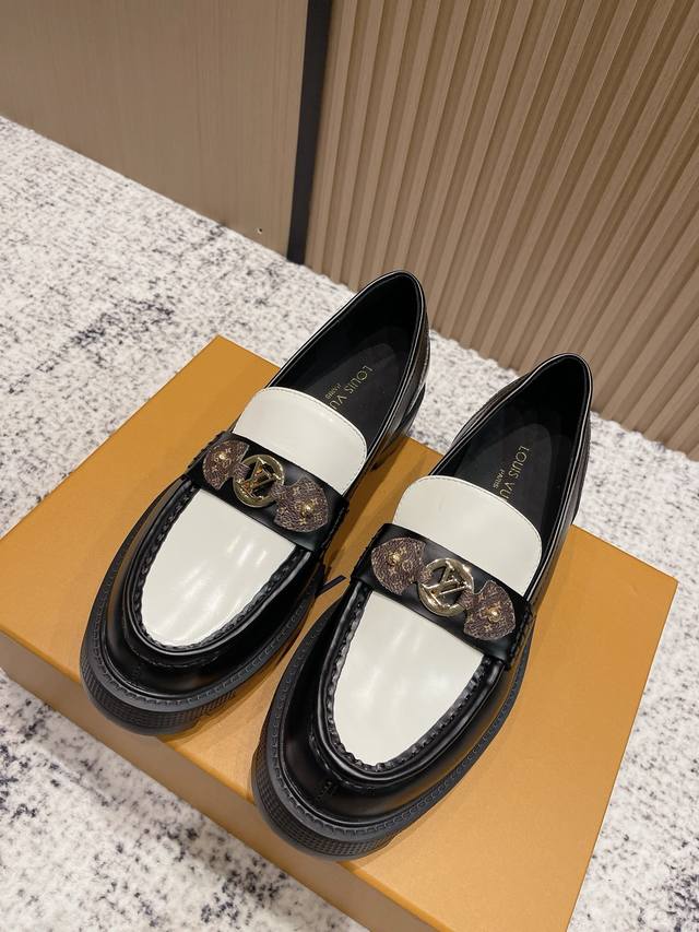 Top-tier version: Louis Vuitton Ss25 F057 Lv brand new platform casual loafers.