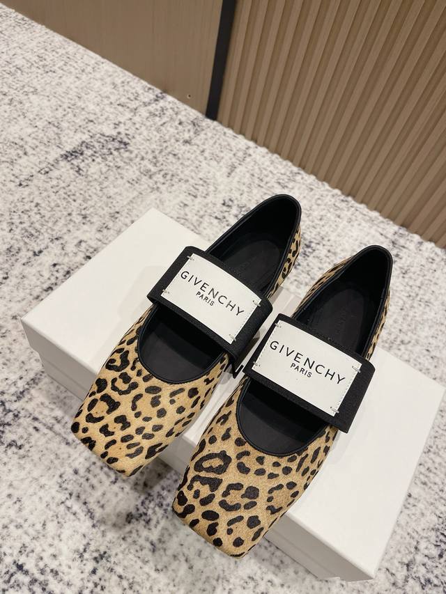 Top Quality: 2025Fw Early Autumn New Givenchy Sliced Square Ballet Flats, Zhang