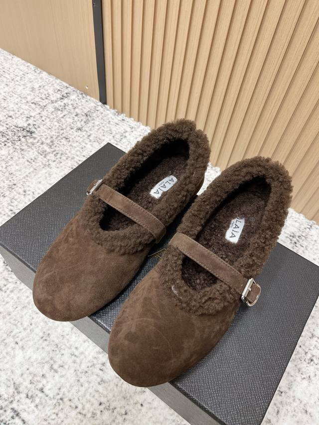 Top Quality: Alaia | The First Pair of Beautiful Shoes for Autumn/Winter So warm