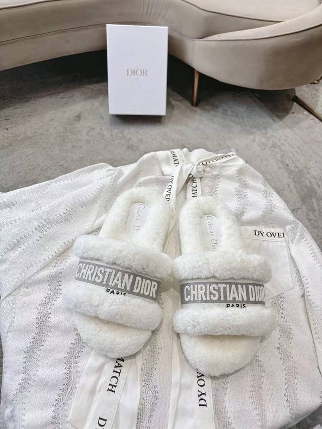 Dior Wool Slippers - New Upgraded Version. These Dior Fall/Winter Embroidered Wo