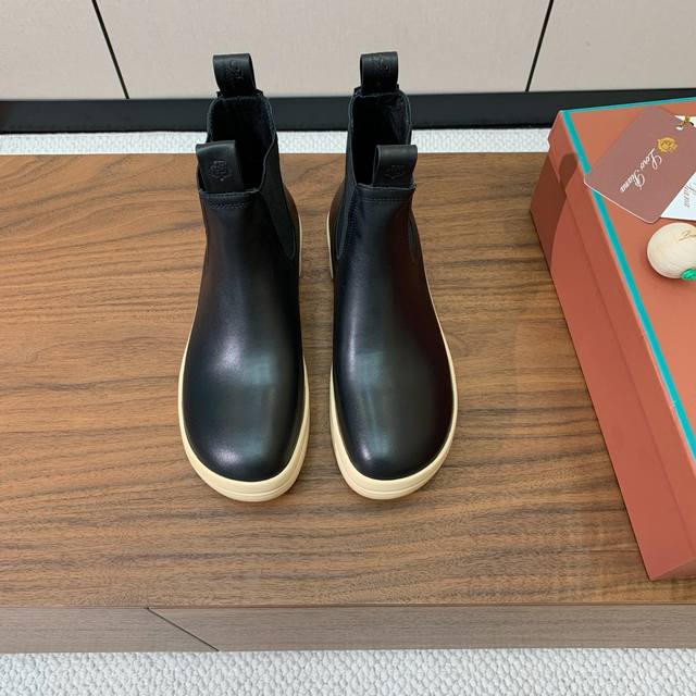 Loro Piana calfskin ankle boots. Offering a lightweight and flexible wearing exp