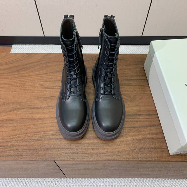 Brunell* Cucinell* New Lace-up Ankle Boots. Upper: cowhide suede, leather. Linin