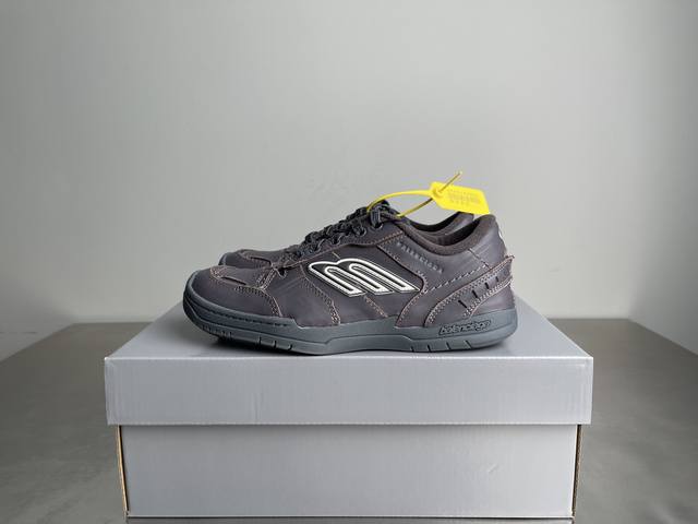 Balenciaga Hamptons Worn-Out Round Toe Lace-up Low-top Casual Shoes (Ddd) Sizes: