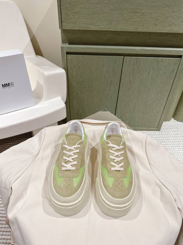 224 Mm6 Margiela! New trendy platform sneakers in new colors. These platform sne