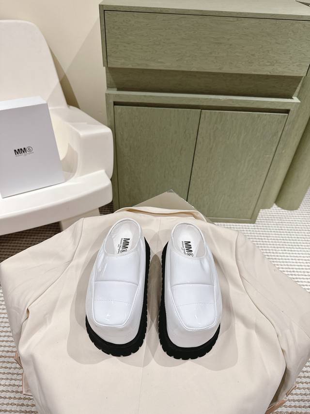 224 Mm6 Margiela! New trendy platform sneakers in new colors. These platform sne