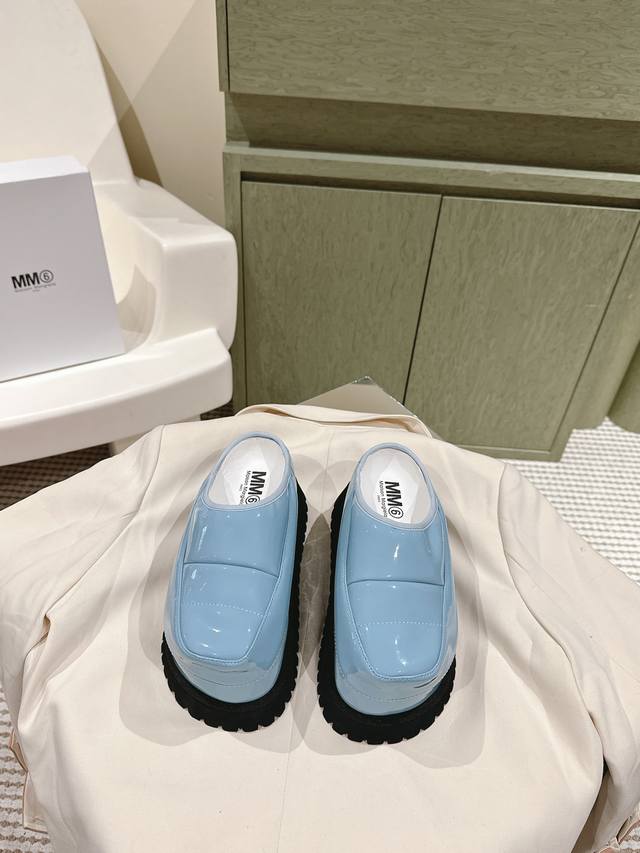 224 Mm6 Margiela! New trendy platform sneakers in new colors. These platform sne