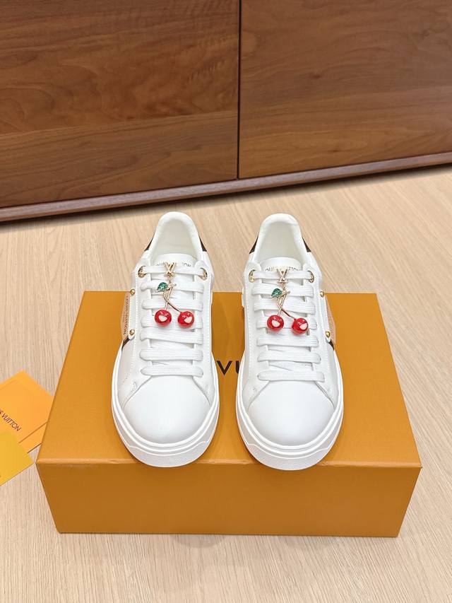 High-quality accessories (60 RMB) Louis Vuitton x Takashi Murakami collaboration