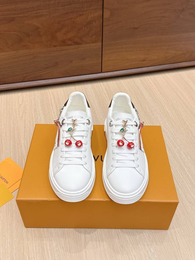 High-quality accessories (60 RMB) Louis Vuitton x Takashi Murakami collaboration