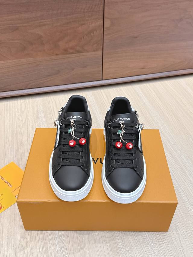 High-quality accessories (60 RMB) Louis Vuitton x Takashi Murakami collaboration