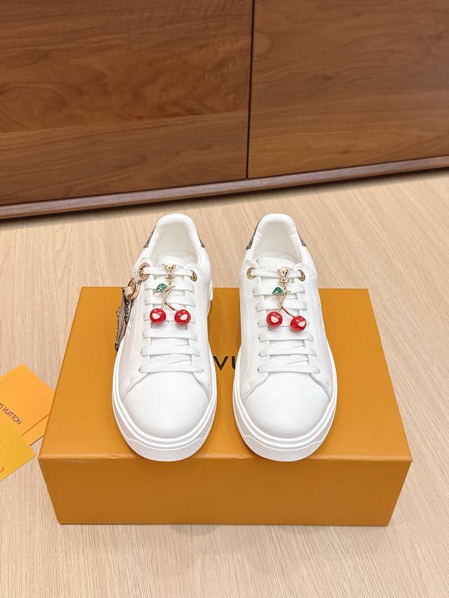 High-quality accessories (60 RMB) Louis Vuitton x Takashi Murakami collaboration