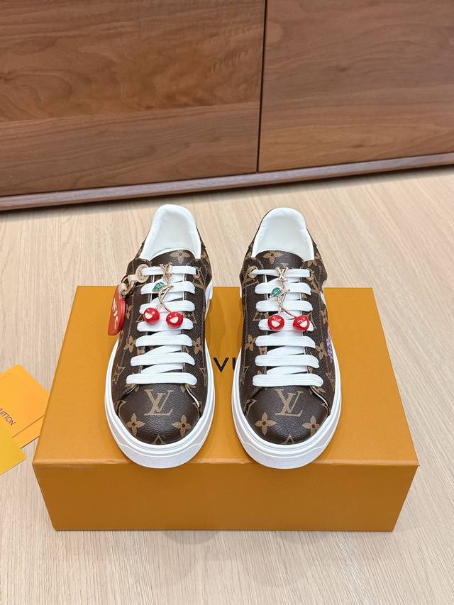 High-quality accessories (60 RMB) Louis Vuitton x Takashi Murakami collaboration