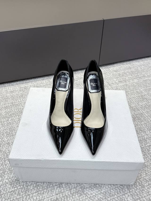 High-quality Dio*25S new runway classic high heels! The feel on my feet is absol