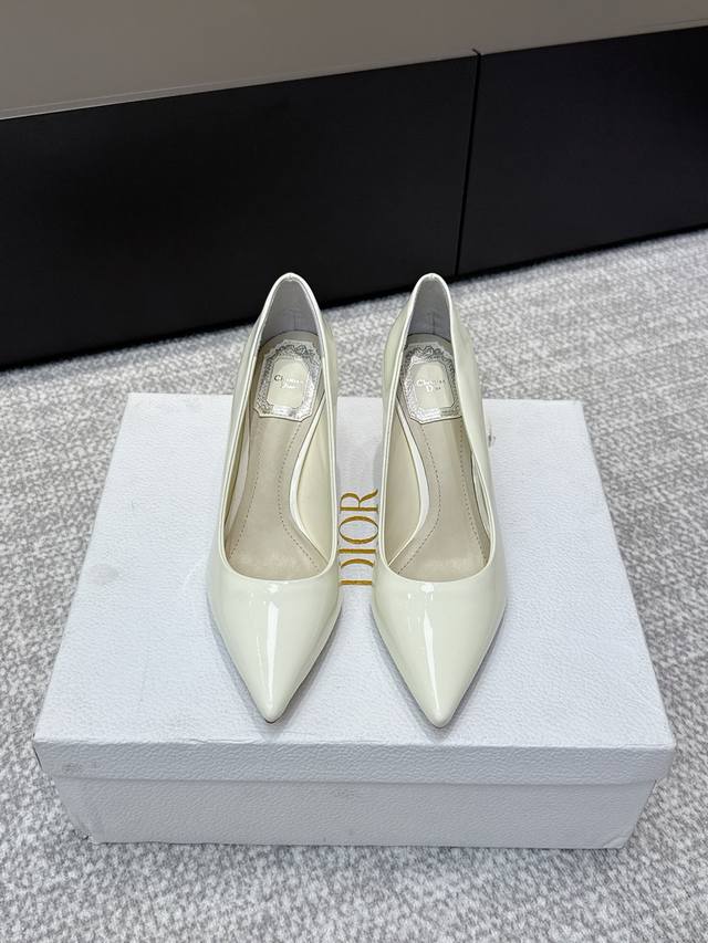 High-quality Dio*25S new runway classic high heels! The feel on my feet is absol