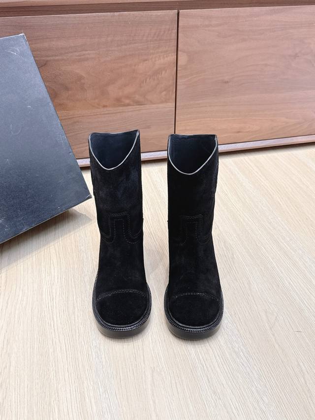 High-quality Chanel Fall/Winter new arrivals (retailer quality). These riding bo