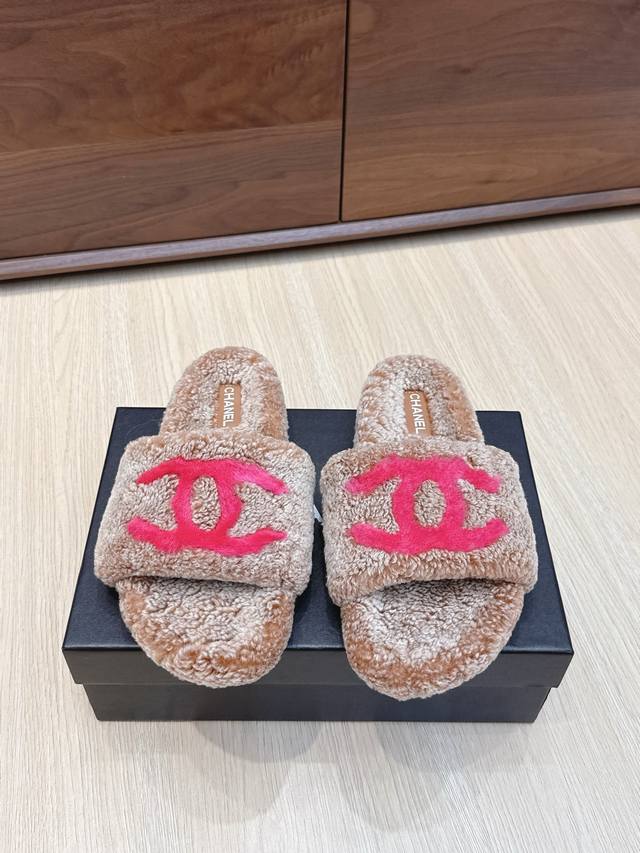 High-quality Chanel classic all-season double C fur slippers (retailer quality)!