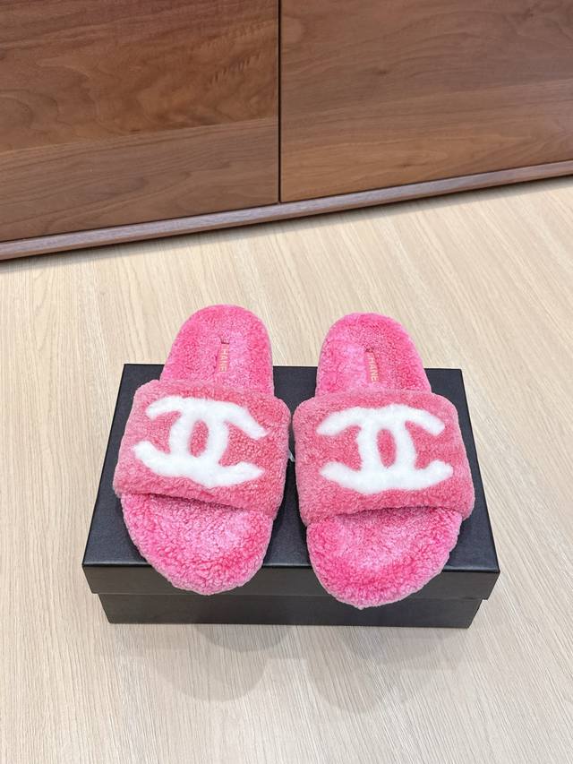 High-quality Chanel classic all-season double C fur slippers (retailer quality)!