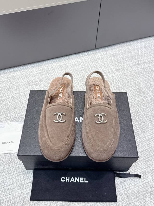 High-quality Chanel Fall/Winter closed-toe shoes (retailer quality). I was insta