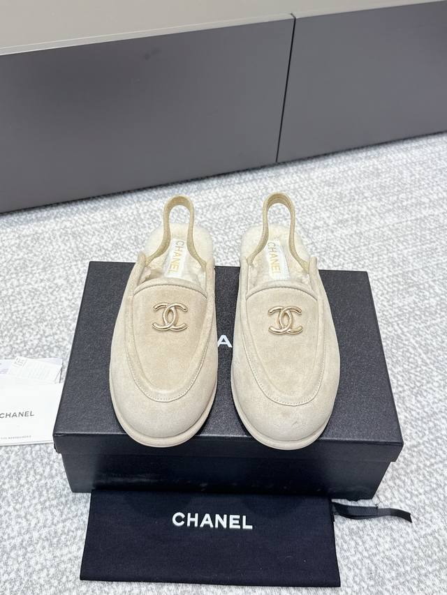 High-quality Chanel Fall/Winter closed-toe shoes (retailer quality). I was insta