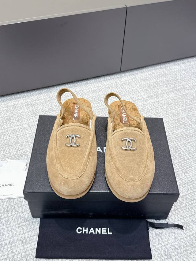 High-quality Chanel Fall/Winter closed-toe shoes (retailer quality). I was insta