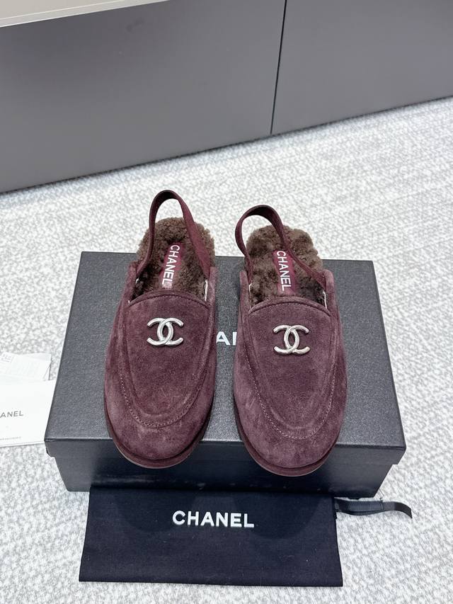 High-quality Chanel Fall/Winter closed-toe shoes (retailer quality). I was insta