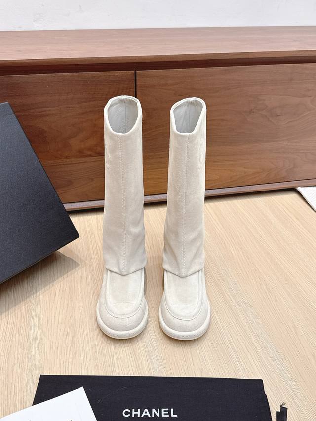High-quality Chanel Fall/Winter 2025 Letter Riding Boots (Retailer Item) These b