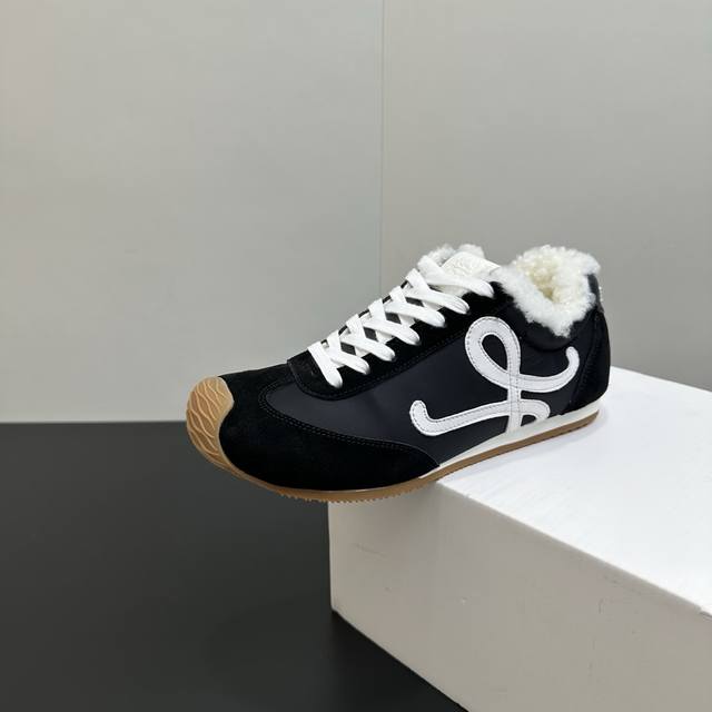 Men's +10 Loewe Fall/Winter Newest Couple Style Furry Shoes German Training Shoe