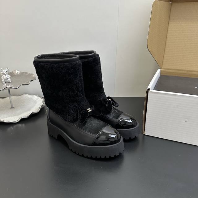 Chanel Fall/Winter Classic Short Boots with Sheepskin and Lambskin Trim - These