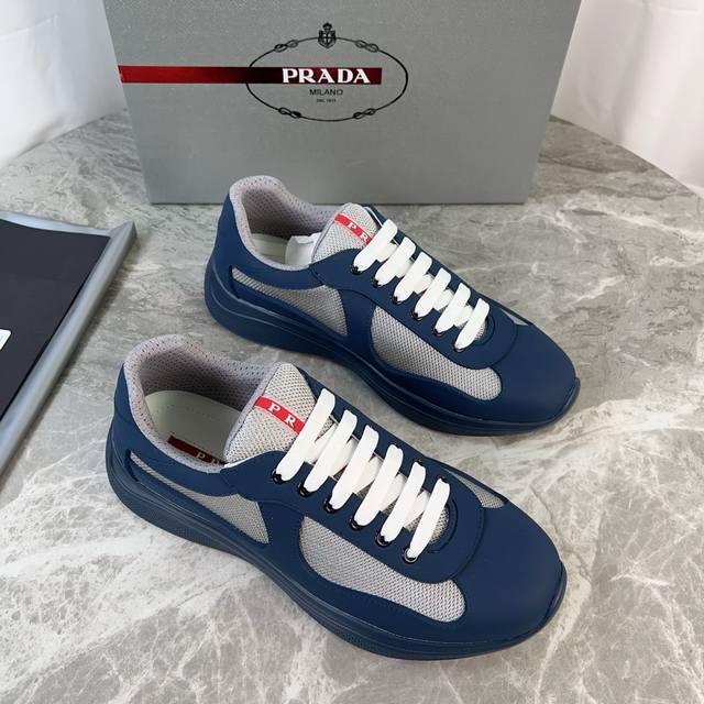 Classic P-brand design. Outer layer: Original rubber + brand mesh fabric. Inner