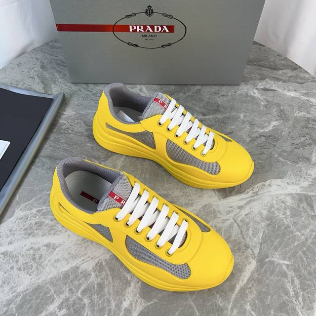 Classic P-brand design. Outer layer: Original rubber + brand mesh fabric. Inner