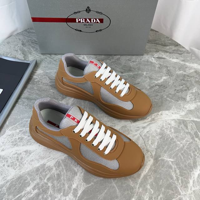 Classic P-brand design. Outer layer: Original rubber + brand mesh fabric. Inner