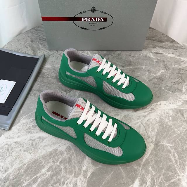 Classic P-brand design. Outer layer: Original rubber + brand mesh fabric. Inner