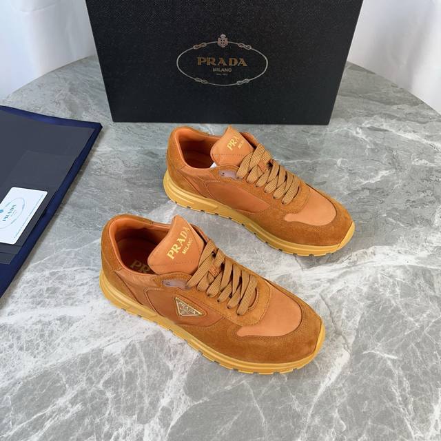 Latest P brand model. Upper: High-gloss cow suede + imported brand fabric. Linin