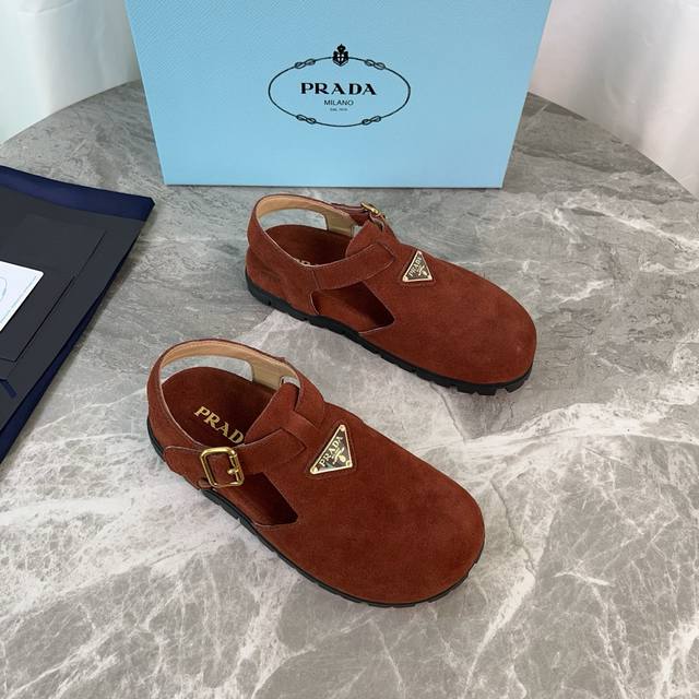 Latest model from Pixnet. Outer: Imported cowhide, high-gloss suede. Lining: Ext