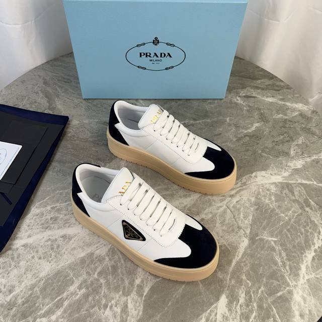 Latest P brand model. Outer: Imported custom top-grain cowhide + suede. Lining: